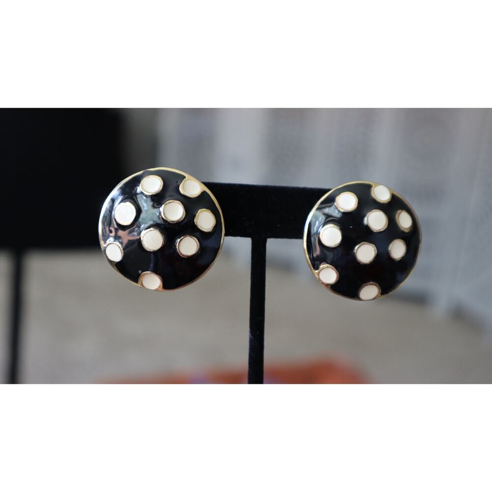 Vintage 80s 90s Black White Enamel Polka Dot Round Stud Earrings Clip On Retro